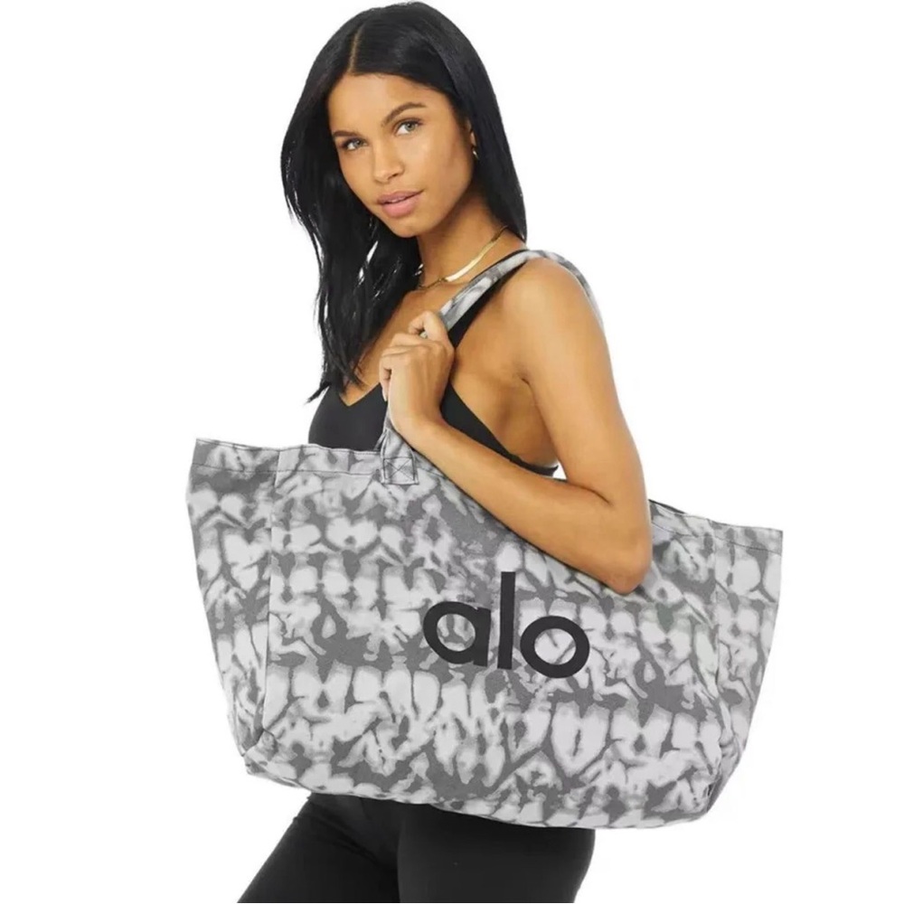 ALO Yoga Gray Tie-Dye Shopper Tote Bag